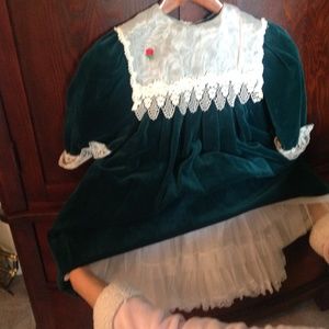 Holiday classic, Oh so pretty, Girls glamorous size 6X dark Green